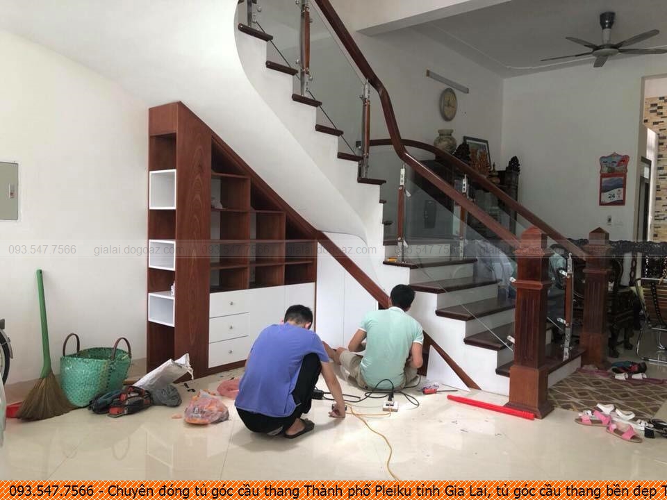 Chuyên đóng tủ góc cầu thang Thành phố Pleiku tỉnh Gia Lai, tủ góc cầu thang bền đẹp Thành phố Pleiku tỉnh Gia Lai uy tín gọi 093-547-7566