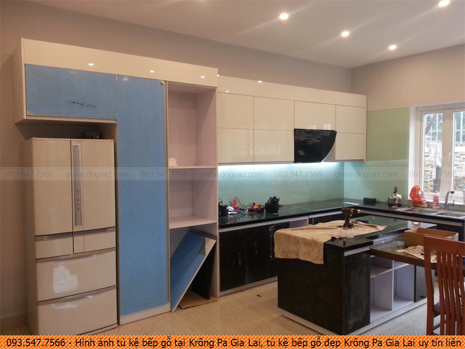 Hình ảnh tủ kệ bếp gỗ tại Krông Pa Gia Lai, tủ kệ bếp gỗ đẹp Krông Pa Gia Lai uy tín liên hệ Hotline 093.54.77.566