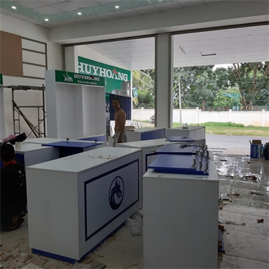 hinh-anh-tu-trung-bay-tai-chu-puh-gia-lai-tu-trung-bay-gia-re-chu-puh-gia-lai-chuyen-nghiep-lien-he-hotline-0935477566